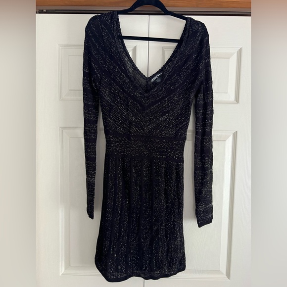 Guess Dresses & Skirts - Guess Elegant Black and Gold Long Sleeve Dress
